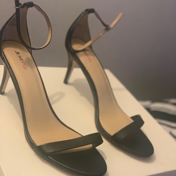 JustFab Shoes - Brand new one strap heels